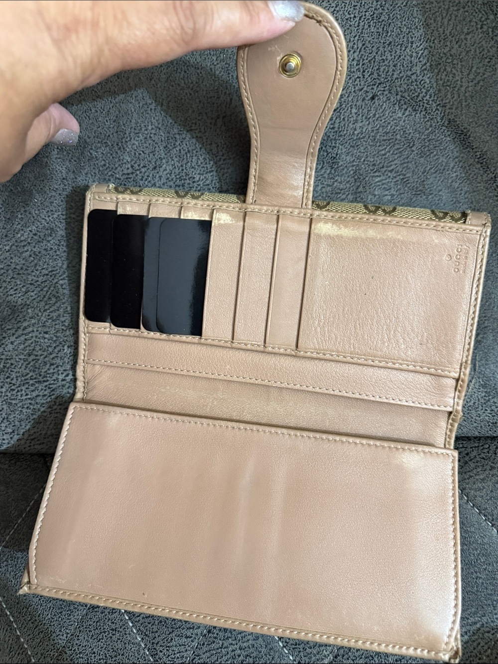 Gucci Beige Monogram Continental Wallet with Light Pink Trim - Picture 5 of 8